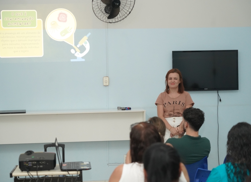 Capacitação sobre segurança alimentar reúne equipe da Nutrição Escolar