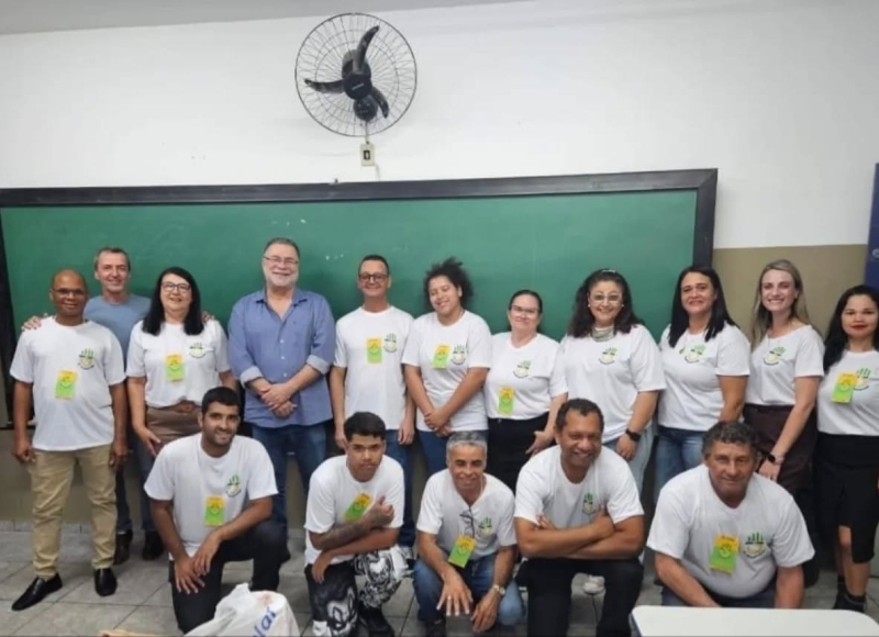 Alunos da EJA vivenciam cultura e música no Teatro Pedro II