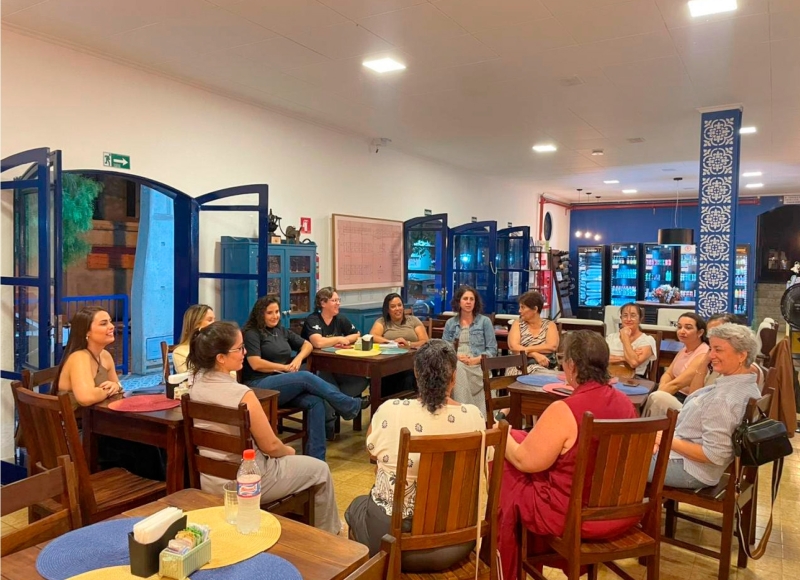 Encontro ELO ROSA – Mulheres Empreendedoras promove diálogo e inspiração no Hotel do Baú