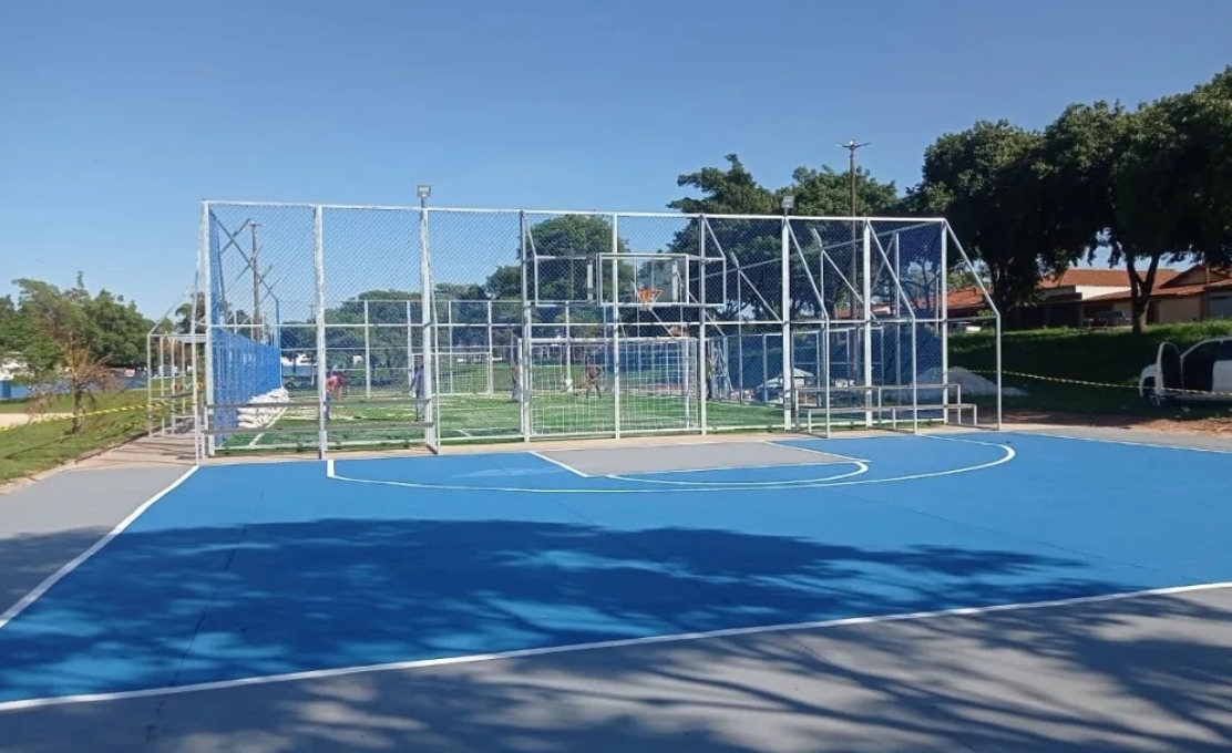 Termina hoje a instalação da Areninha da Praça Zuleika de Mello Moura Balbão, no Nosso Teto