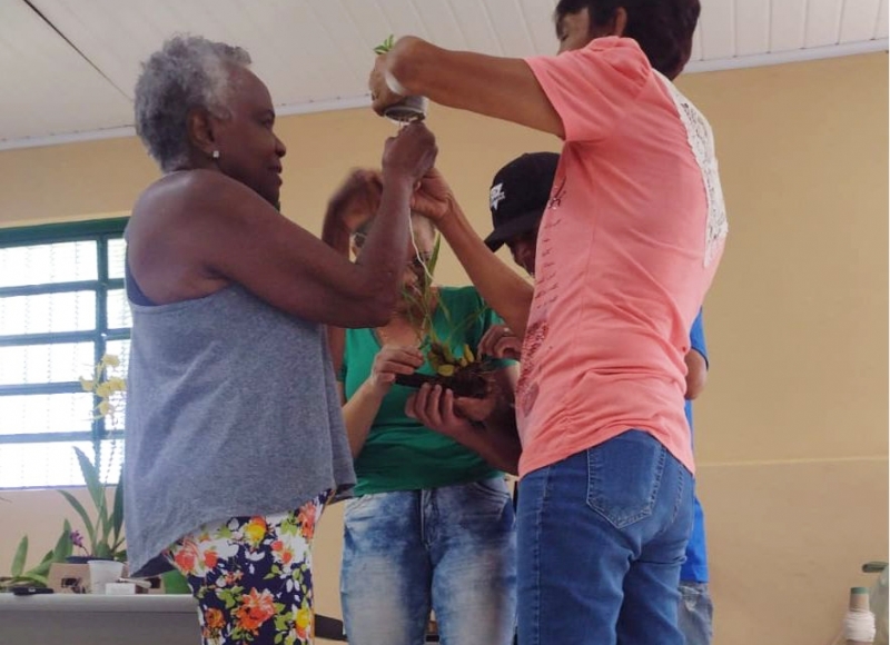 Prefeitura, SENAR e Sindicato Rural Patronal realizam curso de cultivo de Orquídeas no Bosque Municipal