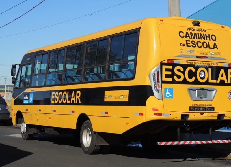 PREFEITURA RECEBE MAIS UM ÔNIBUS ESCOLAR ZERO KM