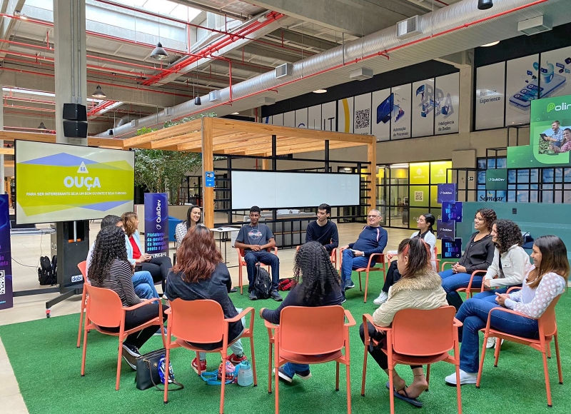 Diretor de Des. Econômico participa de encontro com jovens do programa Empregabilidade Juvenil