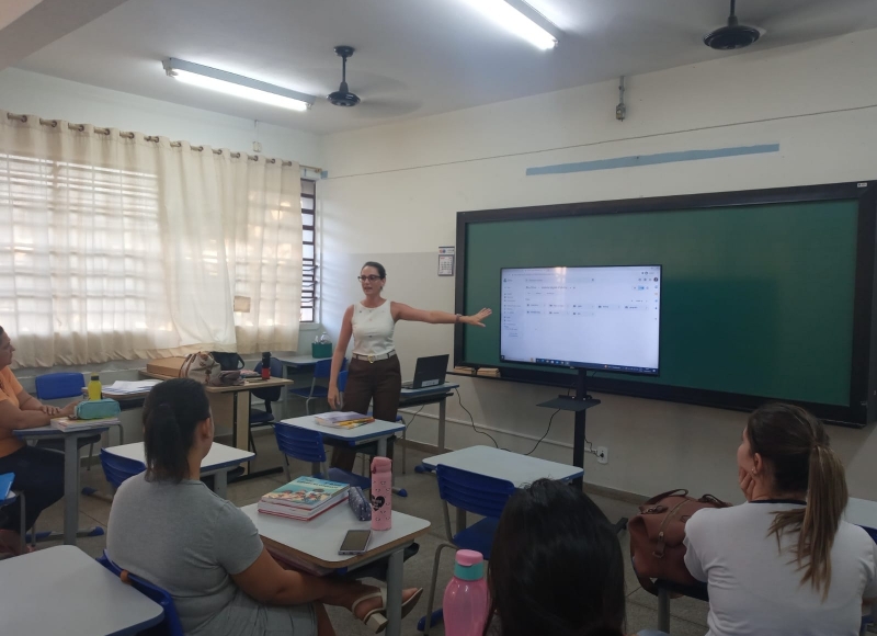 Setor de Programas Educacionais promove momento de estudos com professoras dos primeiros anos da Rede Mun.de Educação