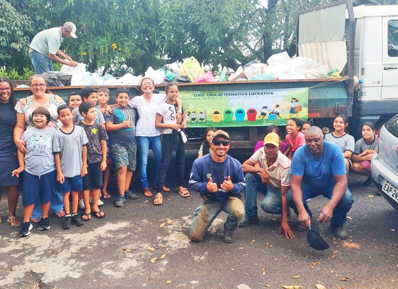 Coleta Seletiva Itinerante arrecada quase 1 tonelada de materiais recicláveis