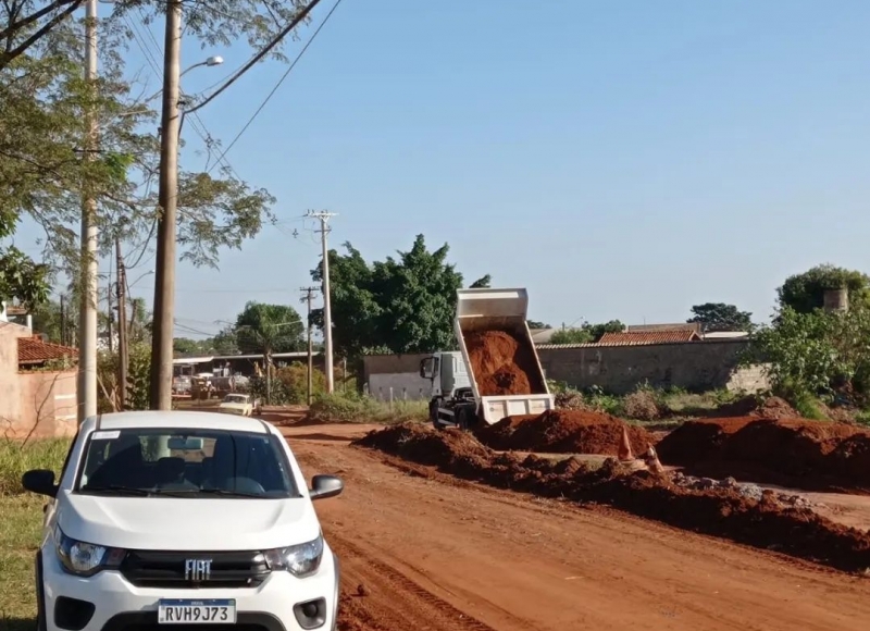 Prefeitura prepara trecho da Avenida Alexandre de Angelis para receber asfalto