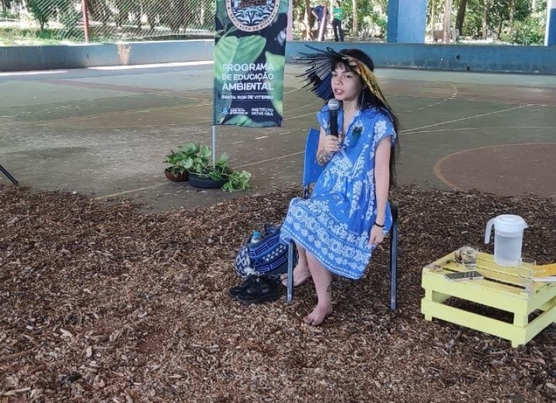 Liderança indígena Txai Suruí realiza palestra em Santa Rosa e visita a Escola de Educação Ambiental de Nhumirim