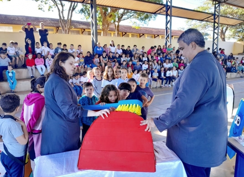 Kits de higiene bucal chegaram a 2.150 crianças da Rede Municipal de Educação