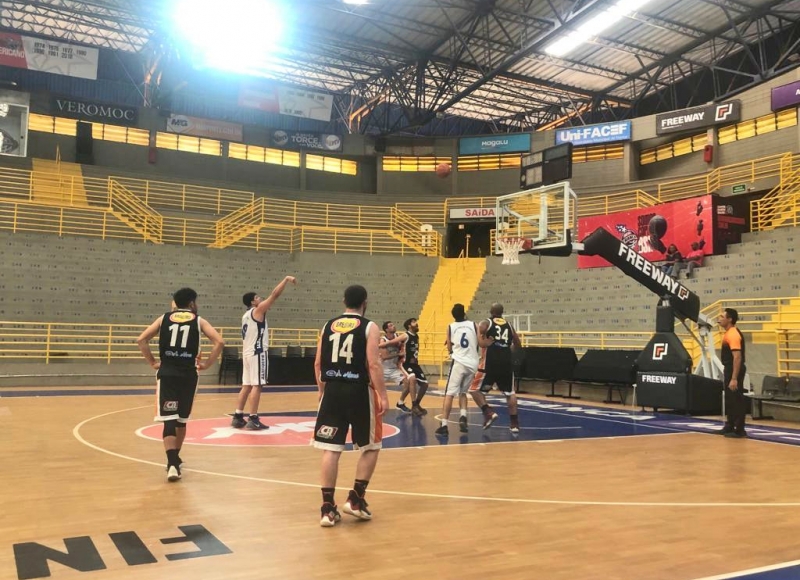 Atletas de Santa Rosa entram em quadra neste final de semana pelos Jogos Regionais de Franca