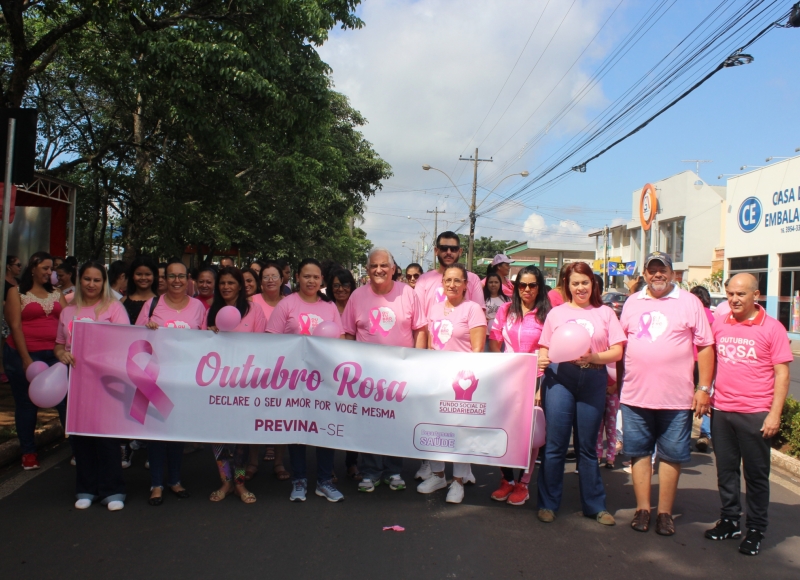 Caminhada “Outubro Rosa” chamou atenção para prevenção ao Câncer de Mama