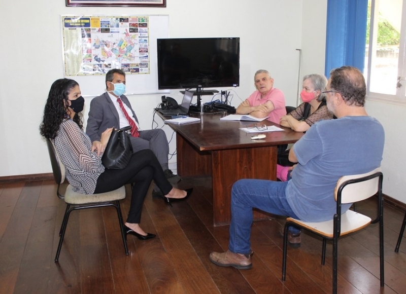 Prefeito recebe superintendente de Governos da CEF