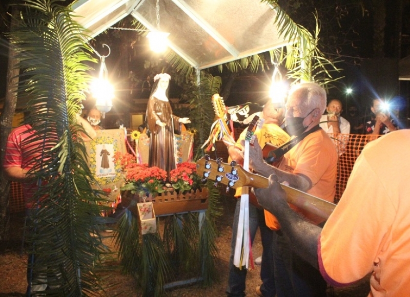 Tradicional Folia de Reis emocionou mais uma vez