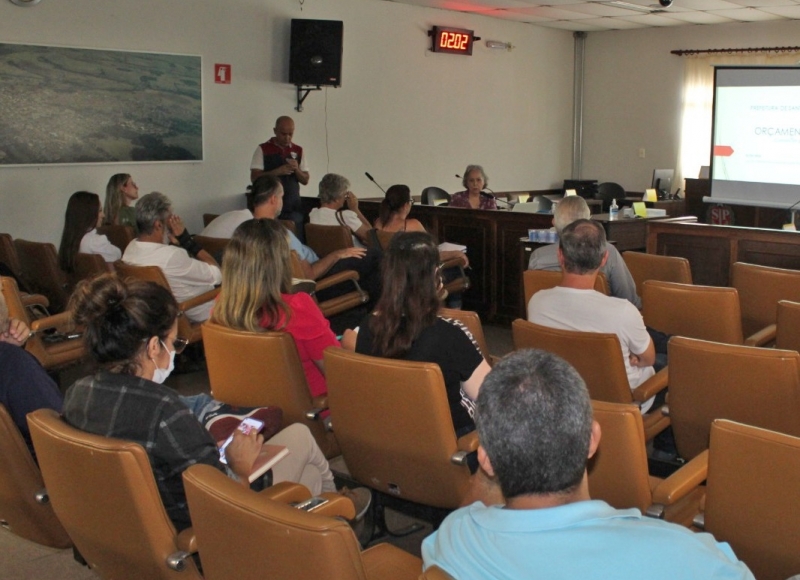 Diretores e Chefes da Prefeitura participam de palestra sobre Orçamento Público