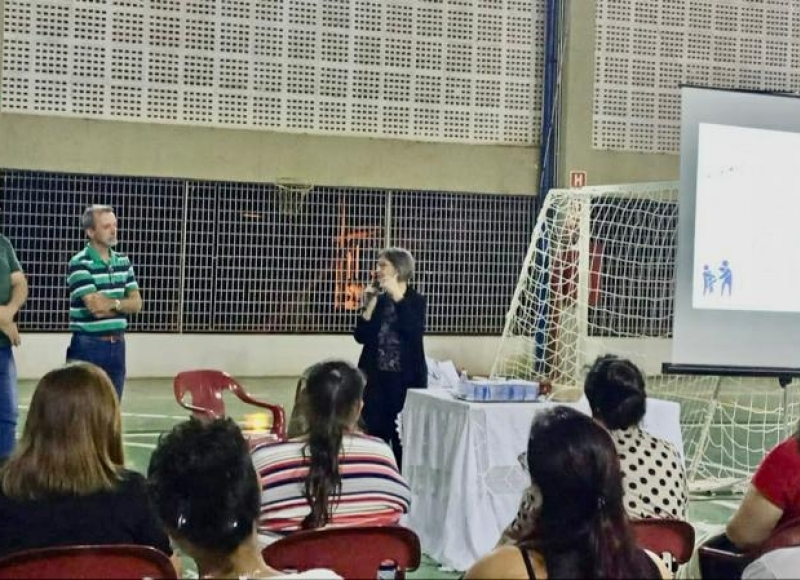 Palestra sobre as práticas da sala de aula com a inclusão