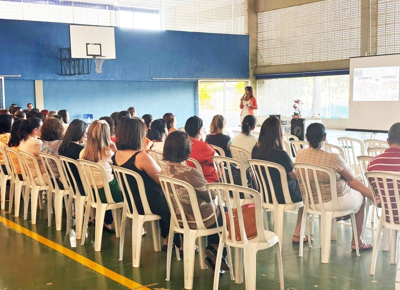 Encerramento das Formações Continuadas na EMEF Prof. José Roberto Costa Bruno: Um Momento de Reflexão e Agradecimento