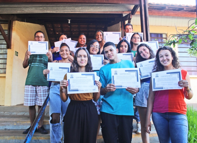 Entrega de Certificados aos jovens do Programa de Empregabilidade Juvenil: “Trilhando os Caminhos do Primeiro Emprego”