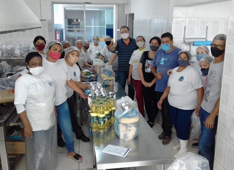 980 kits alimentação serão entregues para alunos da Rede Municipal de Ensino nesta quinta-feira (24)