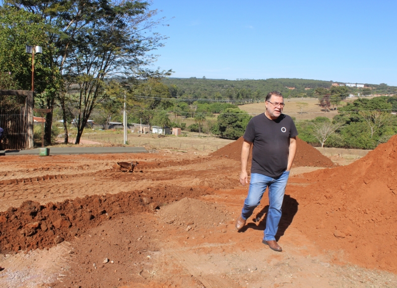 Prefeito realiza visita nas obras da Rua Anselmo Vessoni