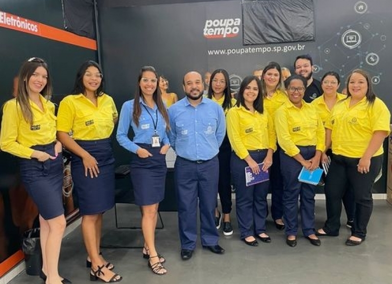 Equipe do Poupatempo de Santa Rosa de Viterbo passa por treinamento em Cravinhos