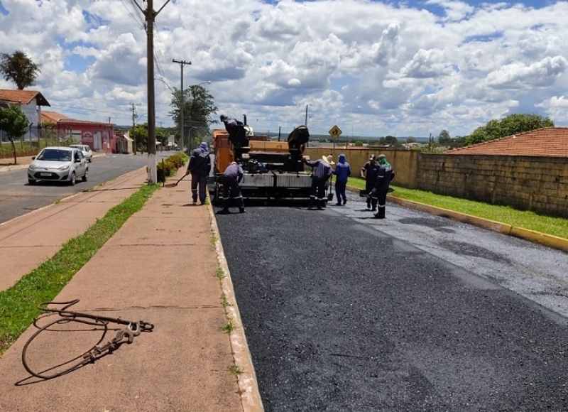 Recape em avenida do teto começou nesta segunda-feira (17)